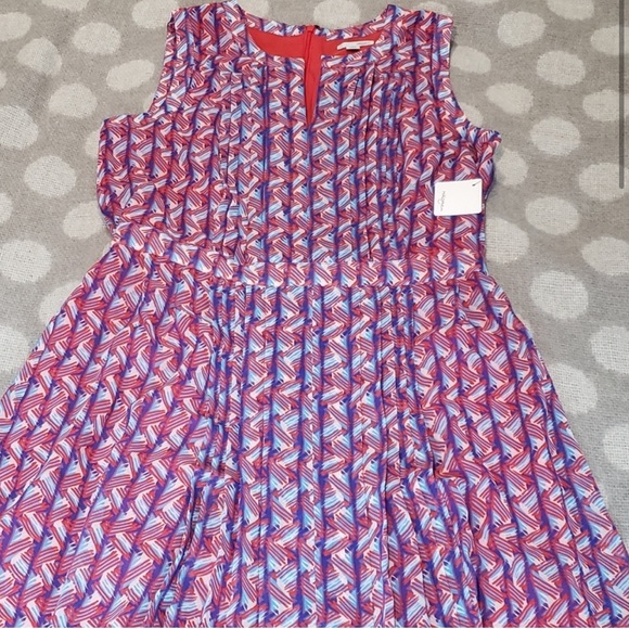 Halogen Pink 💕 Pleated Dress. - Picture 3 of 10